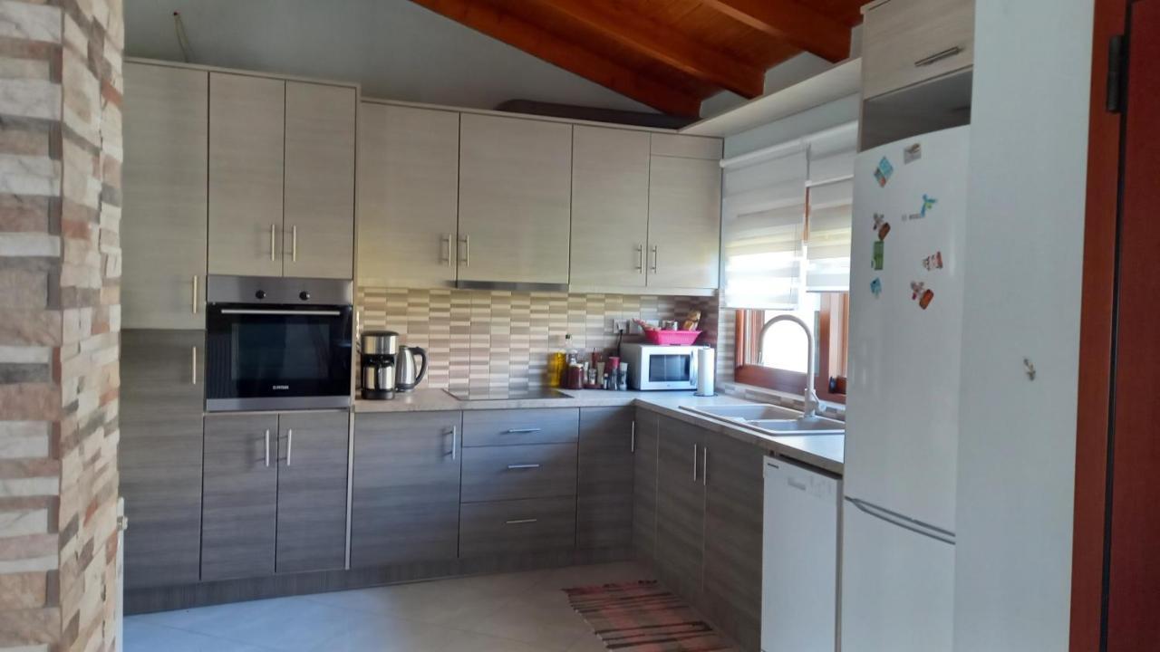 Villa Margiani Халкис Екстериор снимка